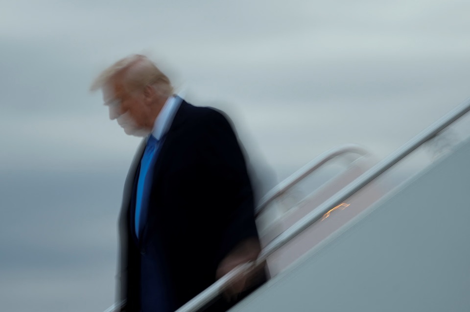 特朗普暂缓多国对等关税，美股暴力反弹：特斯拉狂飙 23%，科技股暴涨